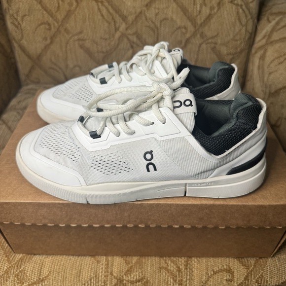On The Roger Spin Athletic Shoes Men's Size 7 White Jungle (VGC)‎ Used